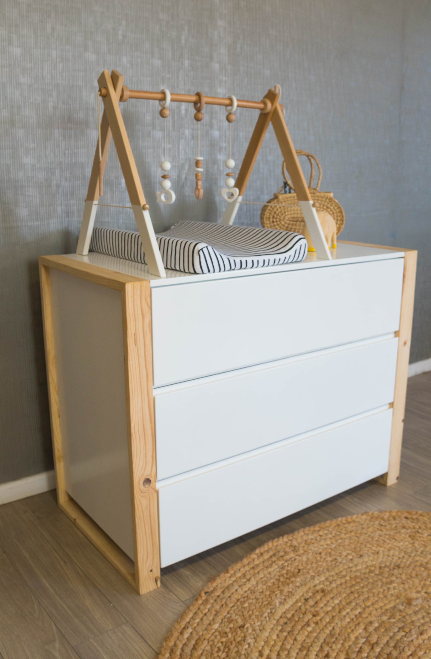 Square frame compactum Birch wood