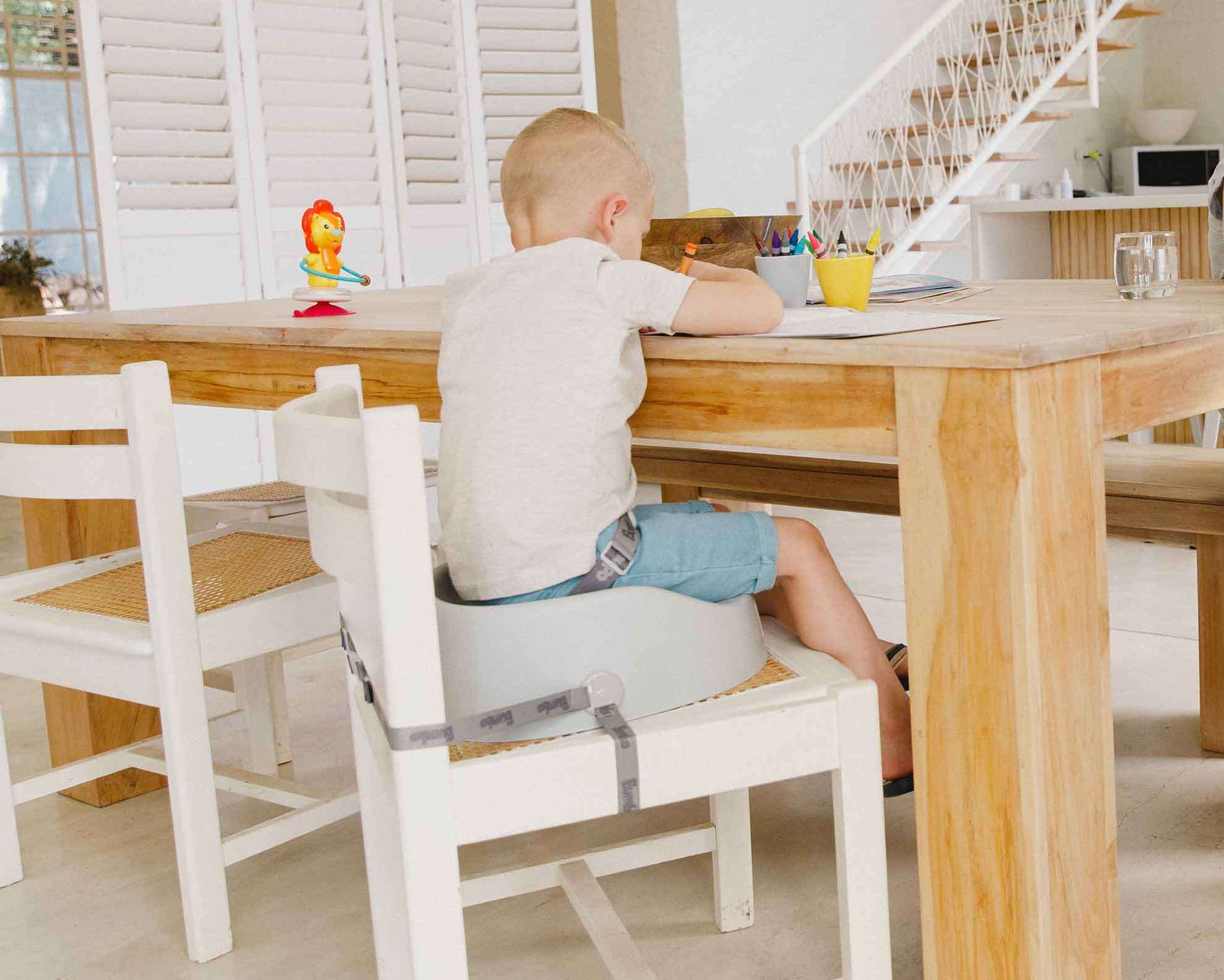 Bumbo -Booster seat -cool grey Feeding Chairs