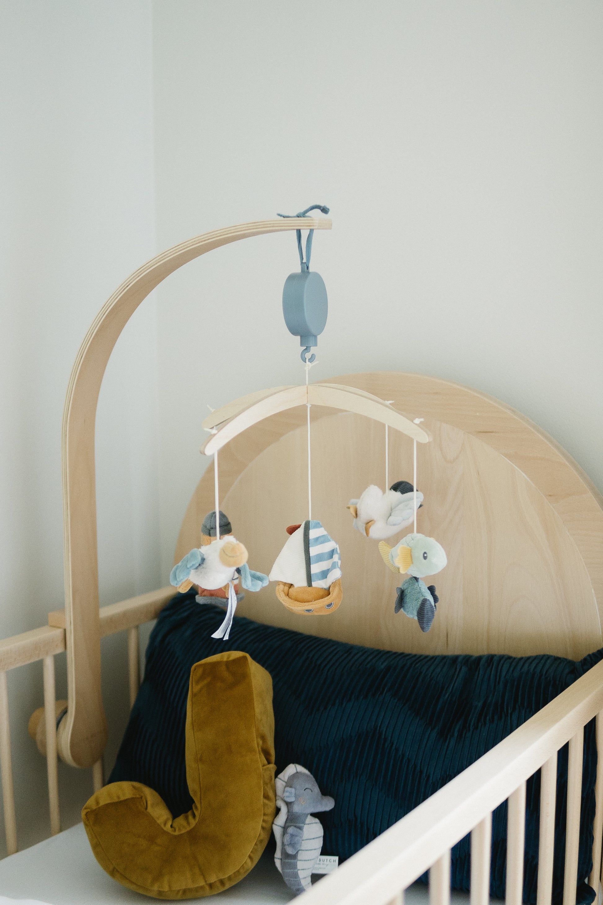 Large Bold Cot with adjustable mattress heights, designed with high-quality beech wood.