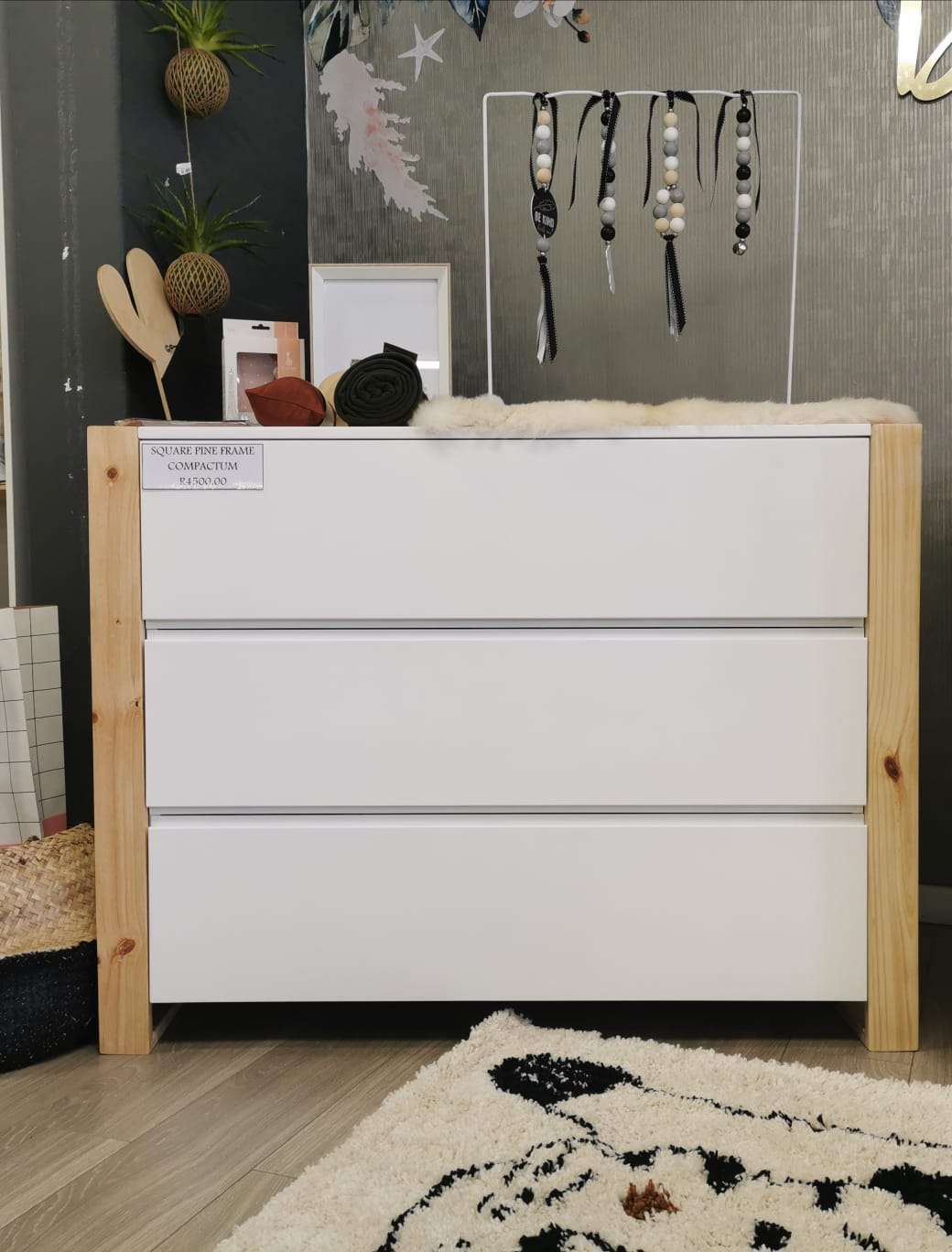 SQUARE FRAME COMPACTUM Compactum